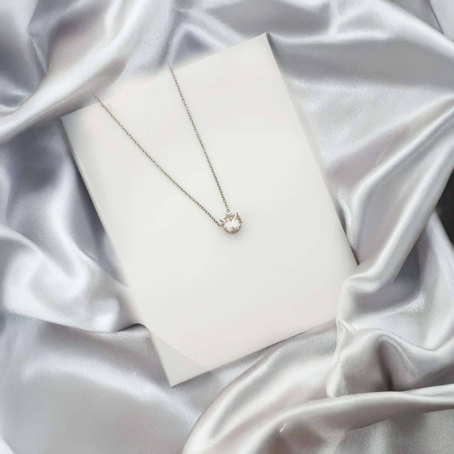 Women Solitaire Diamond Necklace
