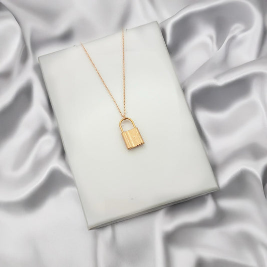 Women Padlock Necklace - Nimé By Shop Trendys