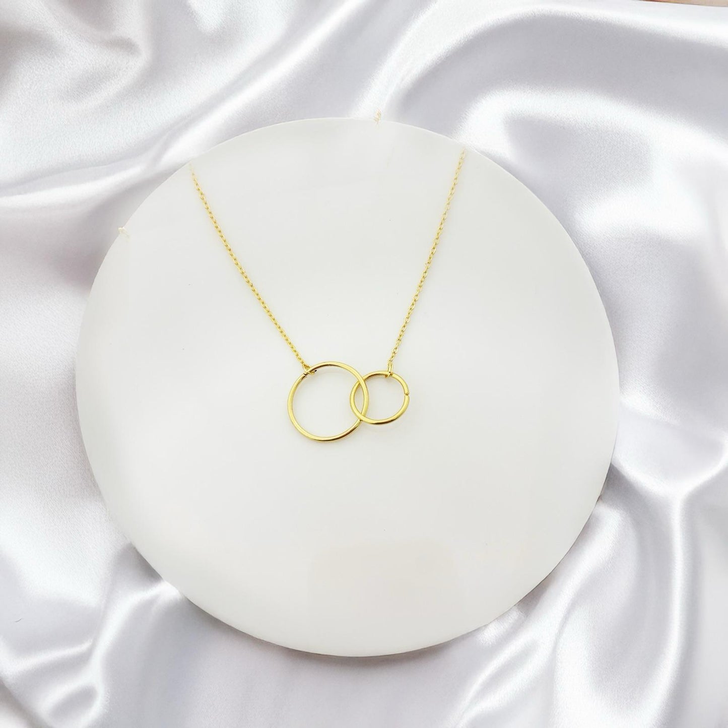 Eternity Interlock Women Necklace - Nimé By Shop Trendys
