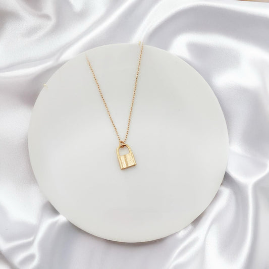 Mini Lock Women Necklace - Nimé By Shop Trendys