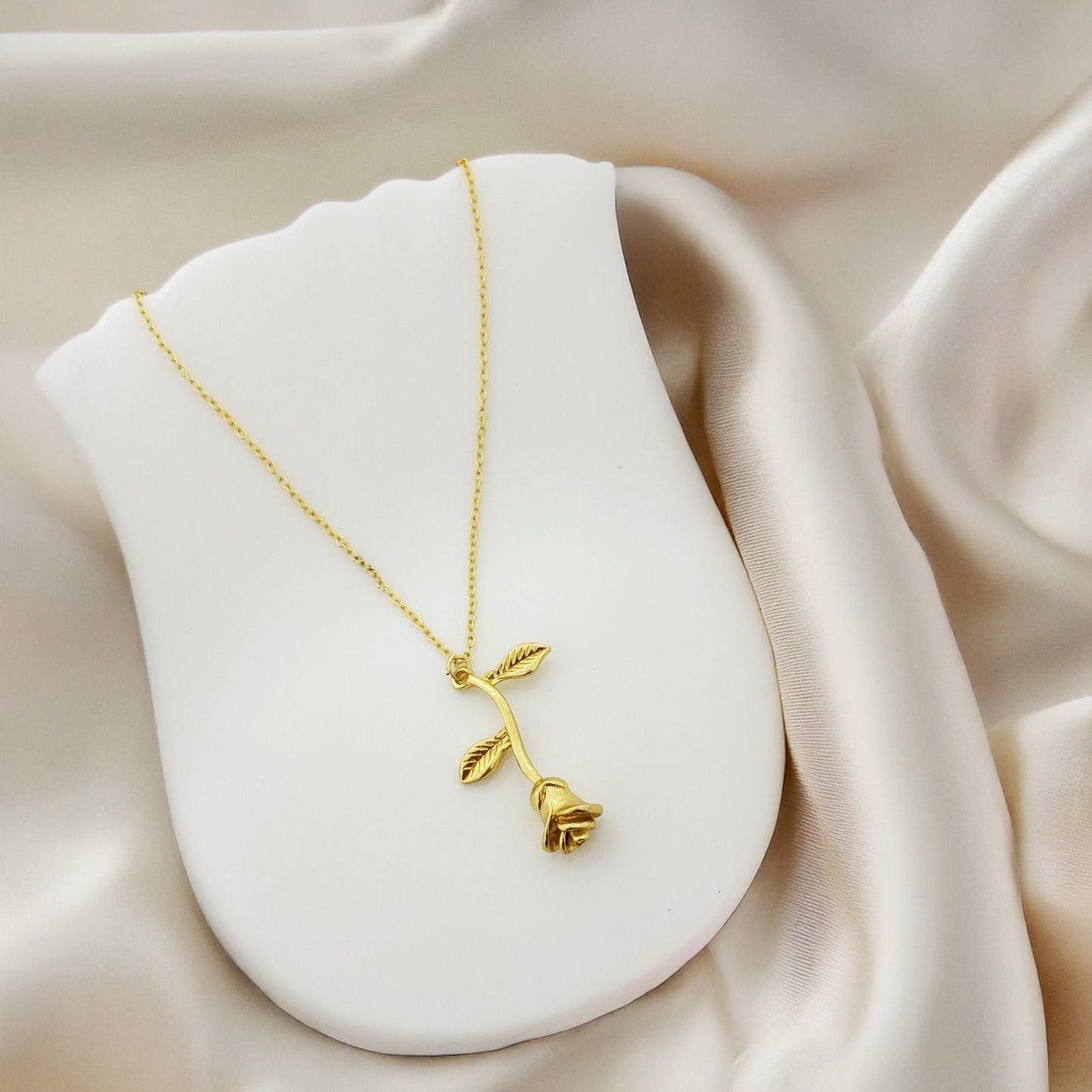 Rose Women Necklace - Nimé By Shop Trendys