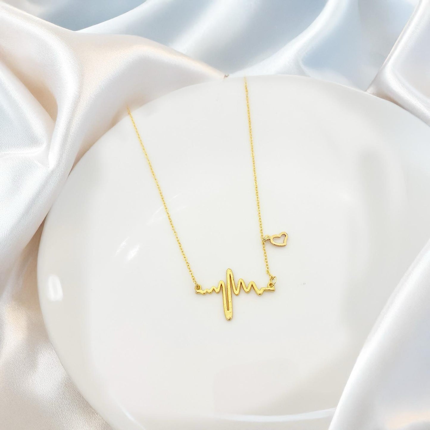 Heartbeat Heart Women Necklace - Nimé By Shop Trendys