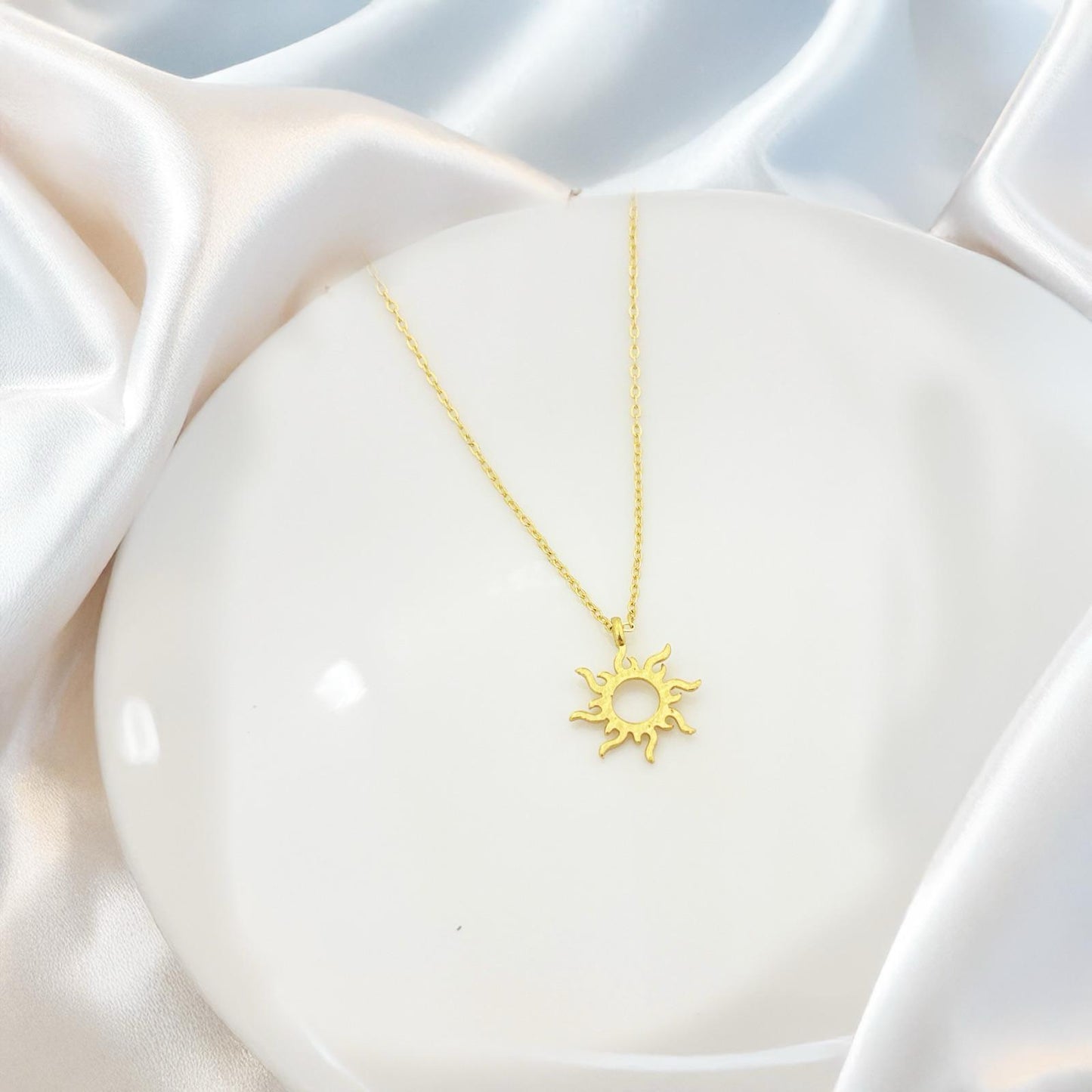 Sun Women Necklace - Nimé By Shop Trendys
