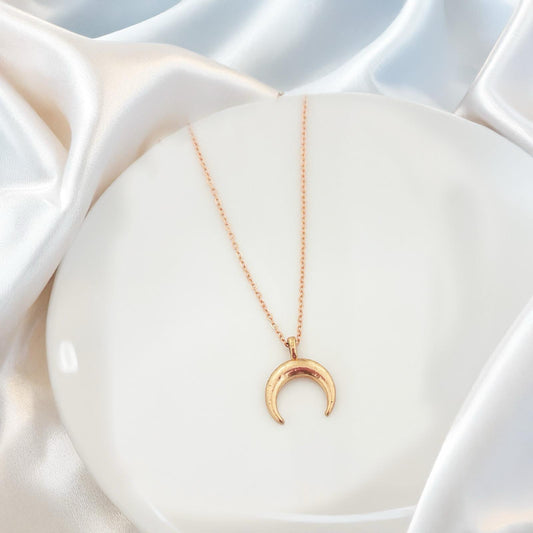 Small Moon Women Necklace - Nimé By Shop Trendys