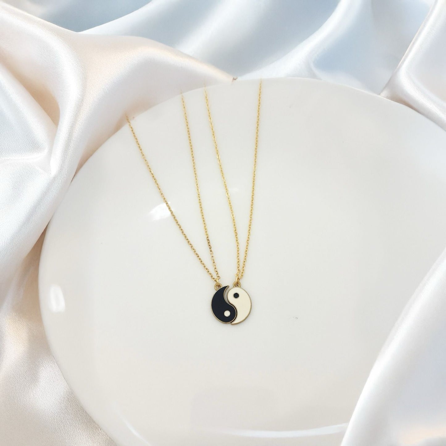 Women Best Friend Ying Yang Necklace