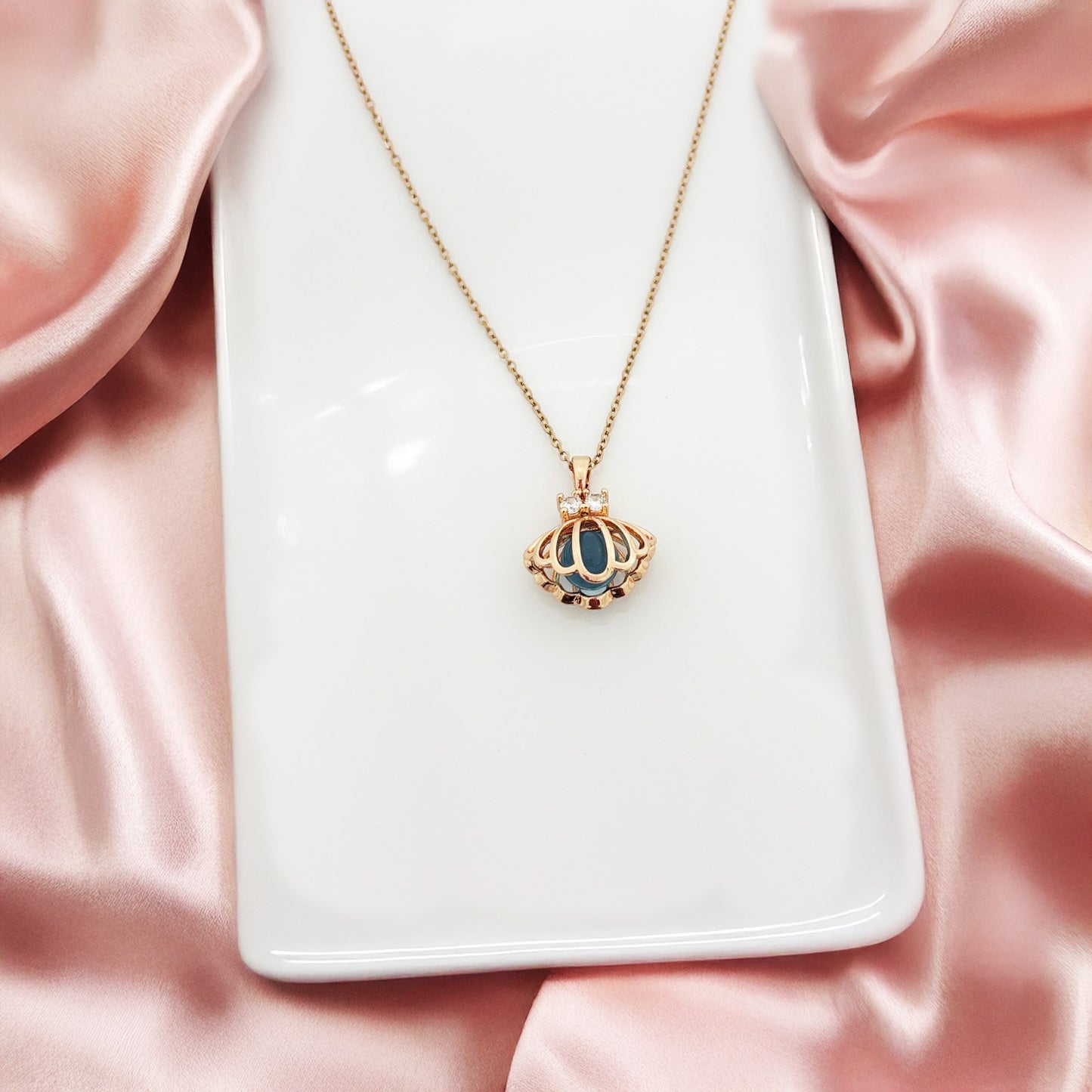 Pearl Oyster Blue Women Necklace(Stainless Steel)