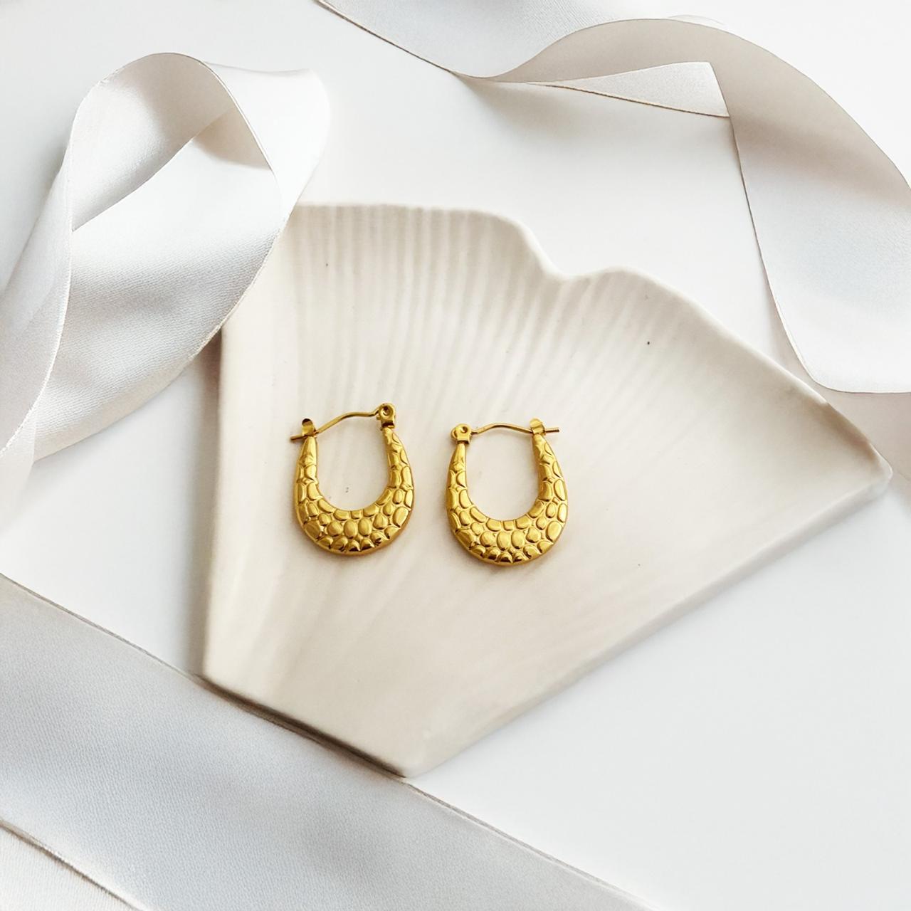 Golden Halo Luxe Style U Hoop Earring (Anti Tarnish)