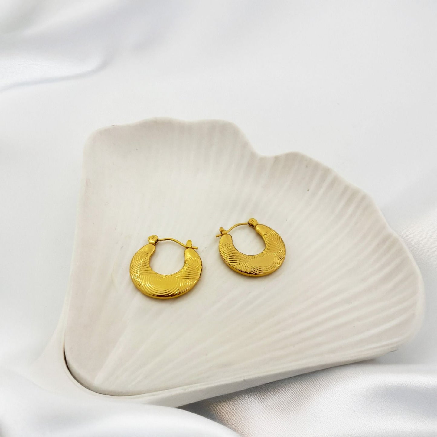 Golden Halo Luxe Style Hoop Earring Style 4 (Anti Tarnish)