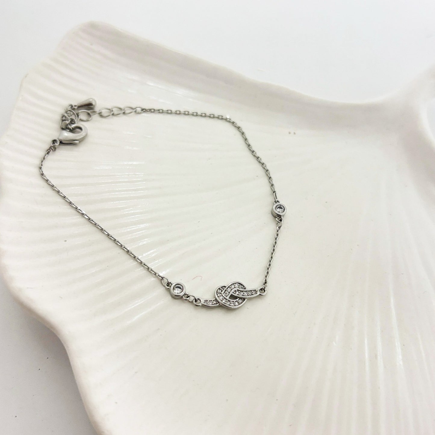 Knot Bracelet (Anti Tarnish)