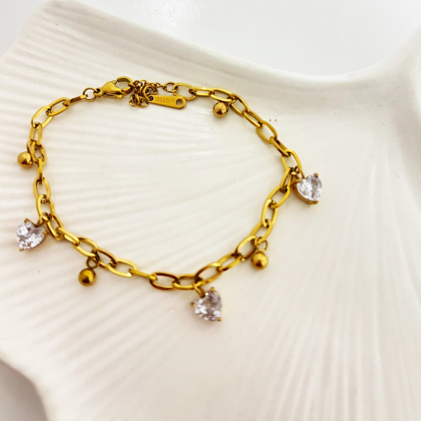 Heart Charm Bracelet (Anti Tarnish)
