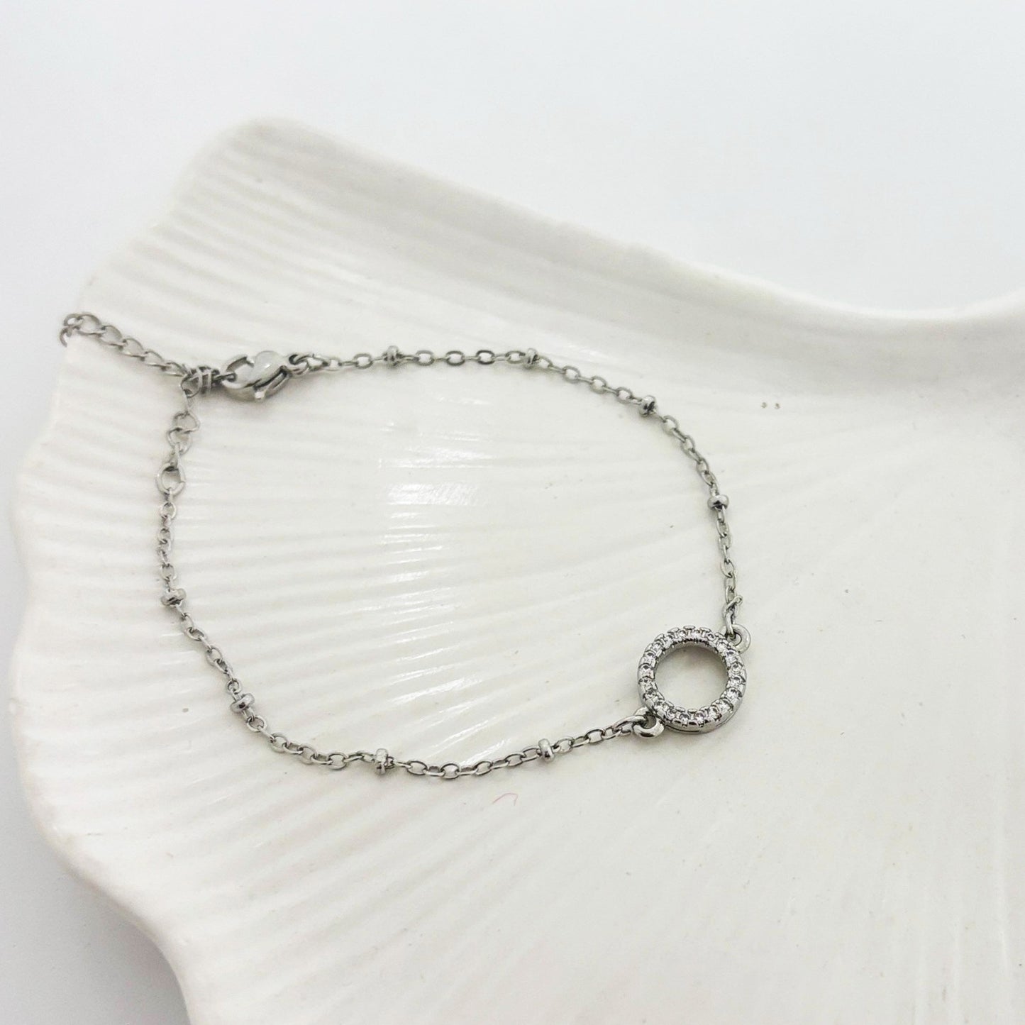 Diamond Circle Silver Bracelet (Anti Tarnish)
