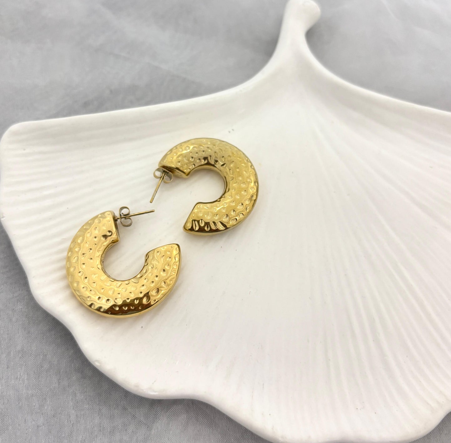 Golden Chunky Hoops Earrings (Anti Tarnish)