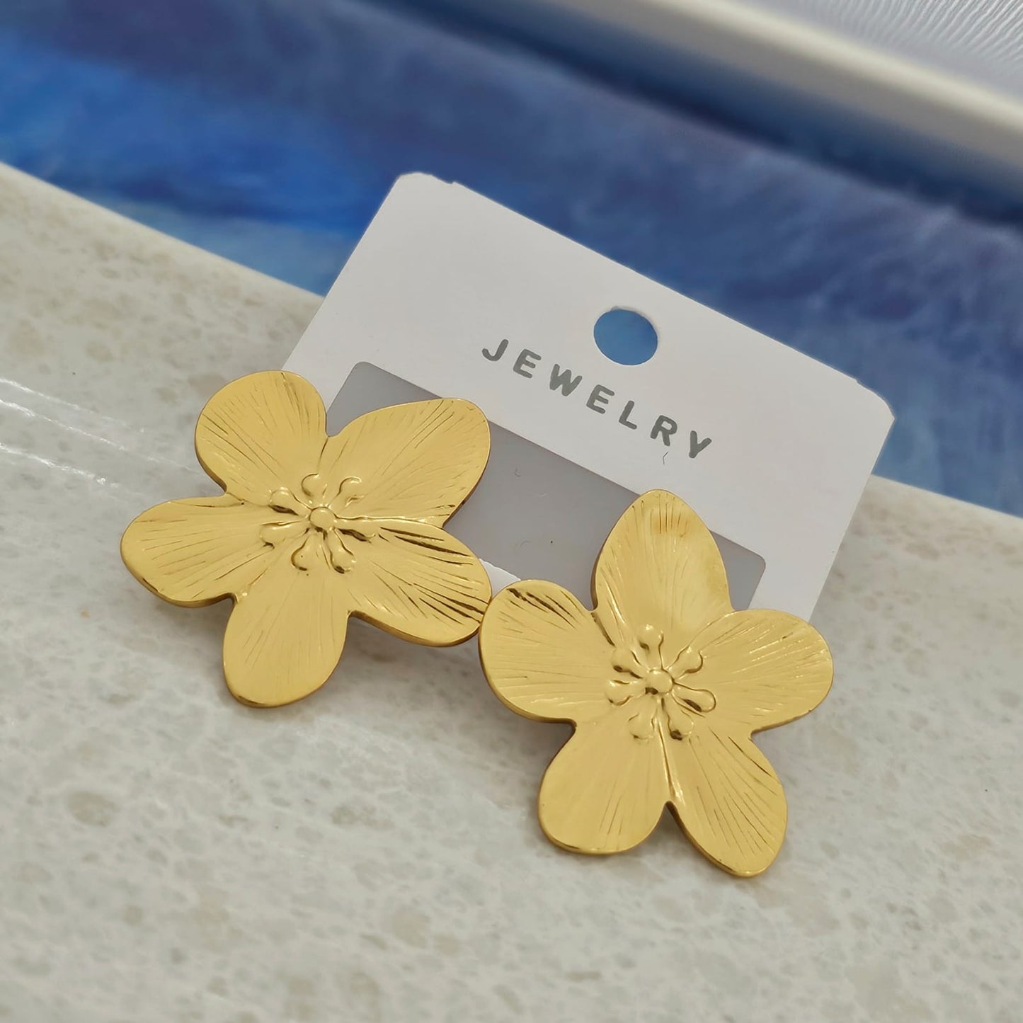 Golden Luxe Flower Earrings (Anti Tarnish)