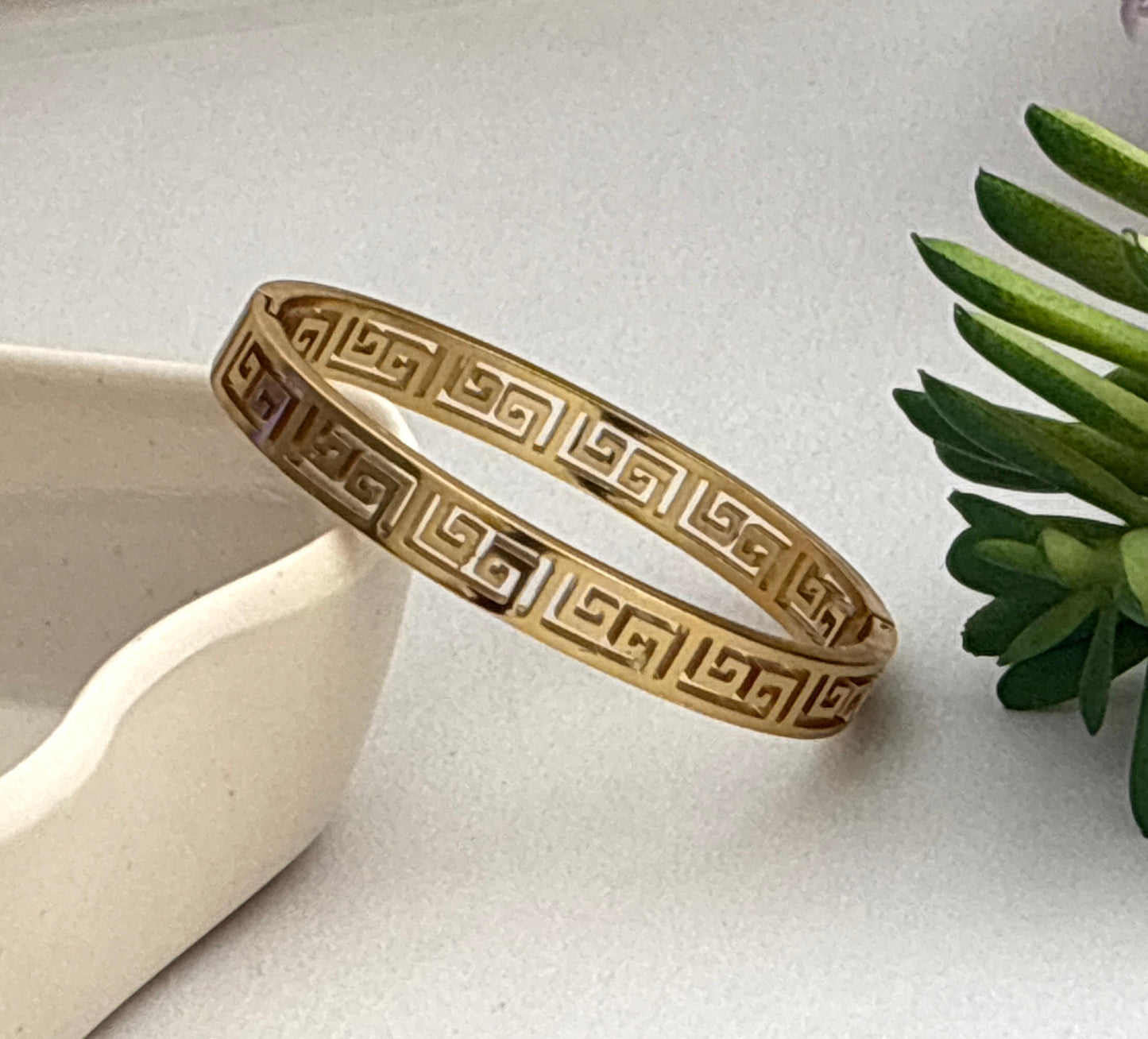 Women Golden Zigzag Design Kada Bracelet (Anti Tarnish) (Small Size) - Nimé By Shop Trendys