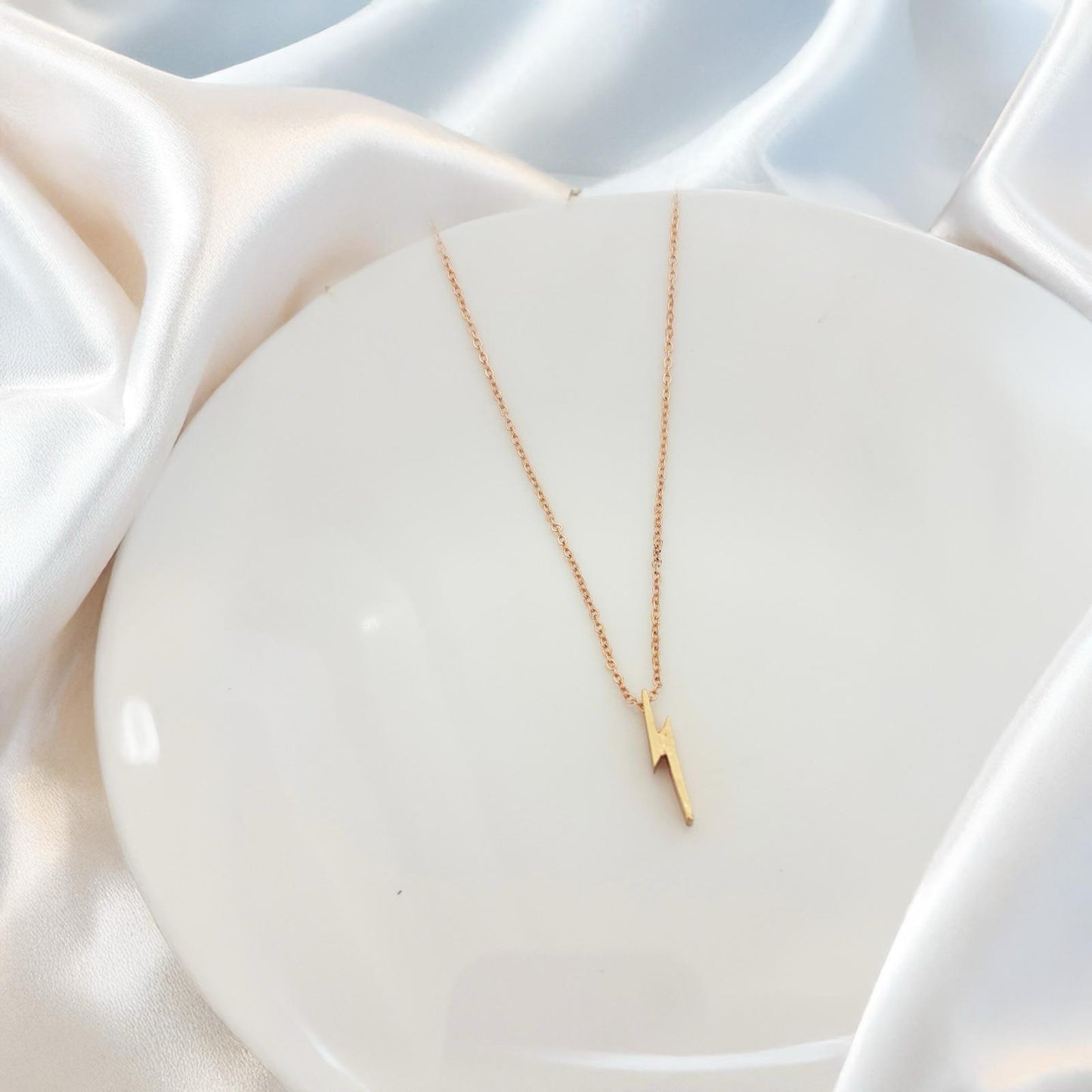 Lightening Women Necklace - Nimé By Shop Trendys