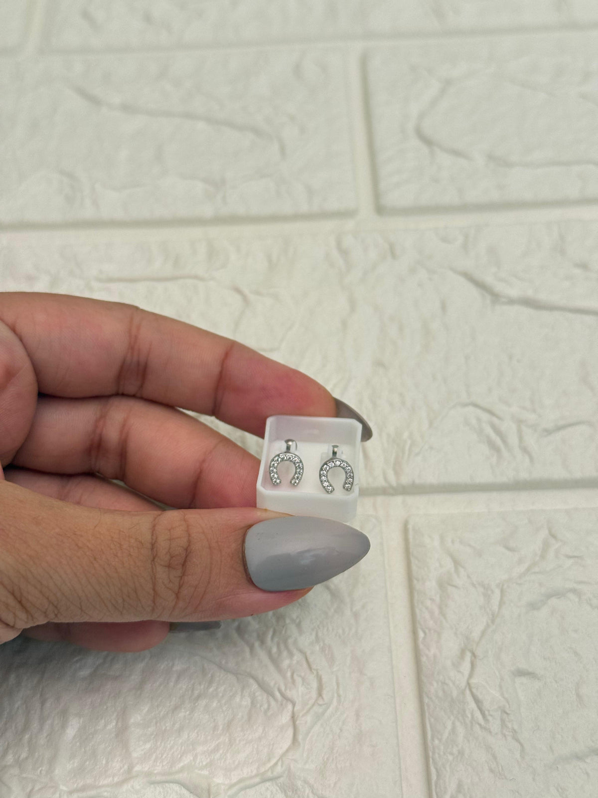 Anti Tarnish Horseshoe Ball Back Studs - Silver
