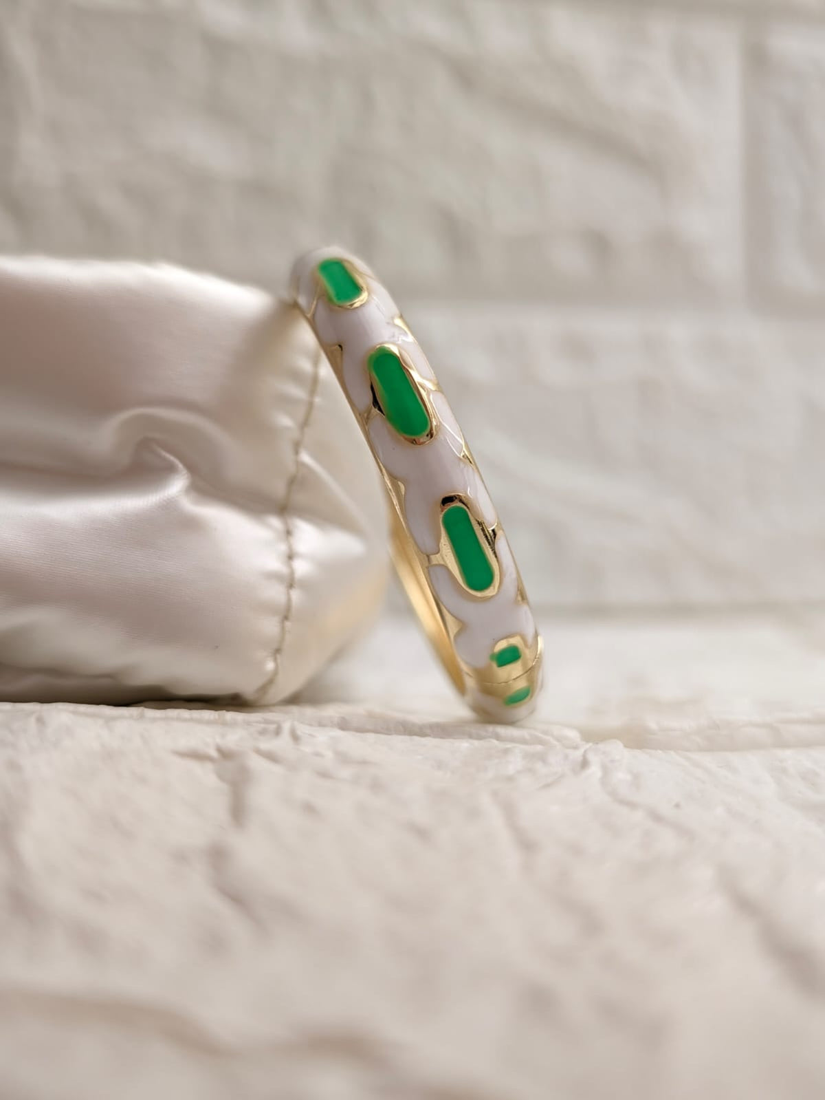 Aurelia Link Enamel Kada - Ivory Green
