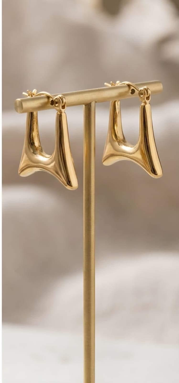 Women’s Sculpted Triangle anti-tarnish hoops