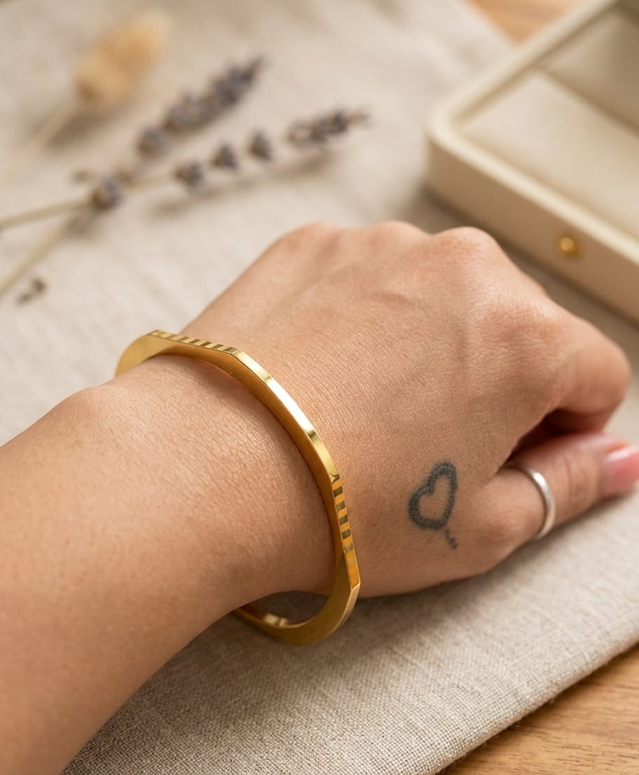 Women's gold-colour twist cuff bracelet