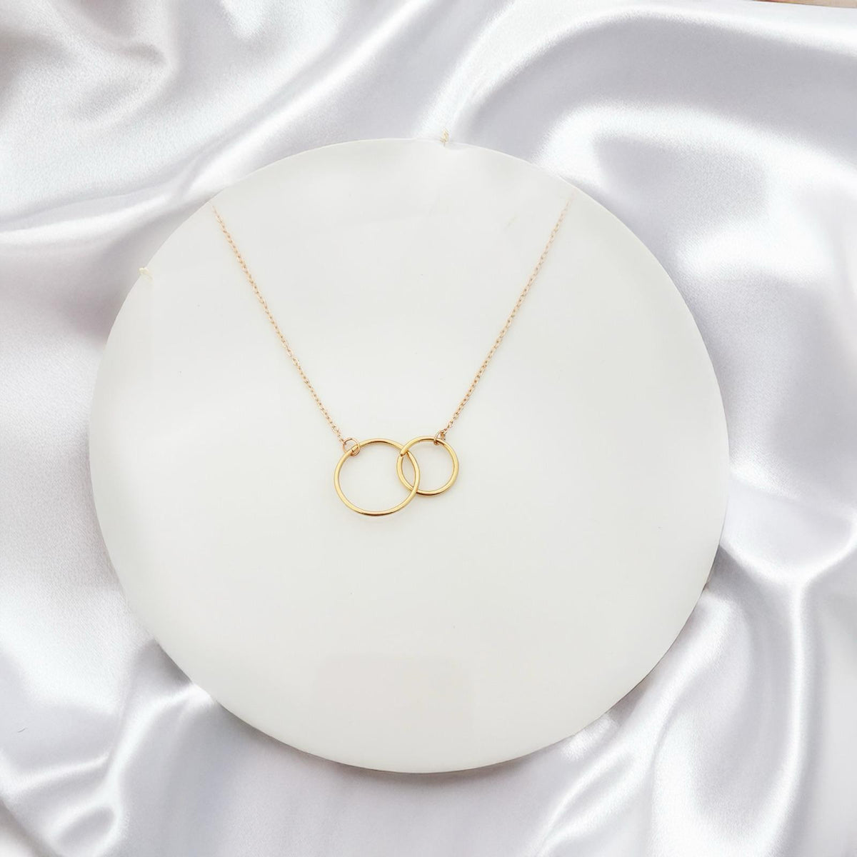 Eternity Interlock Women Necklace - Nimé By Shop Trendys