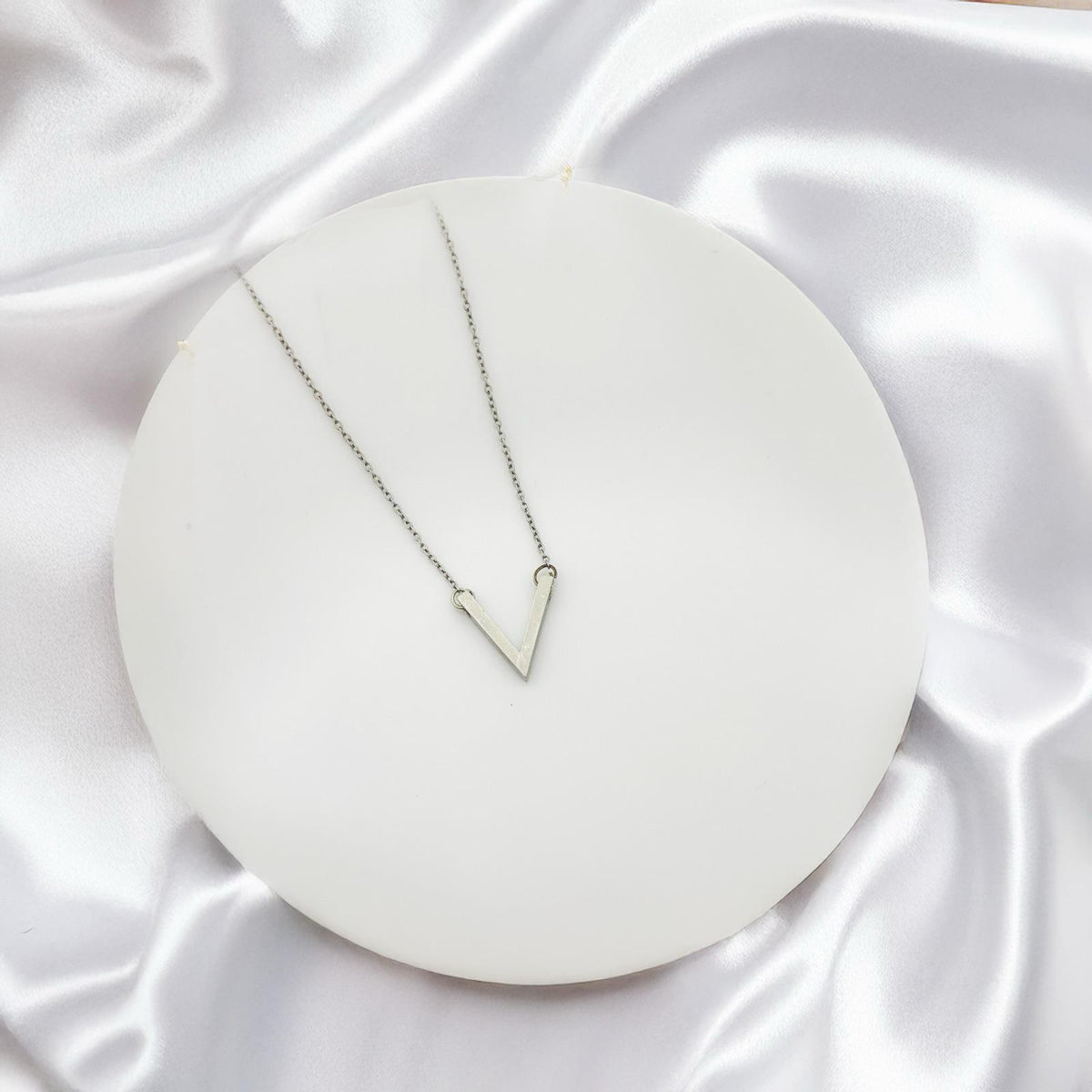 Elegant V Women Necklace - Nimé By Shop Trendys