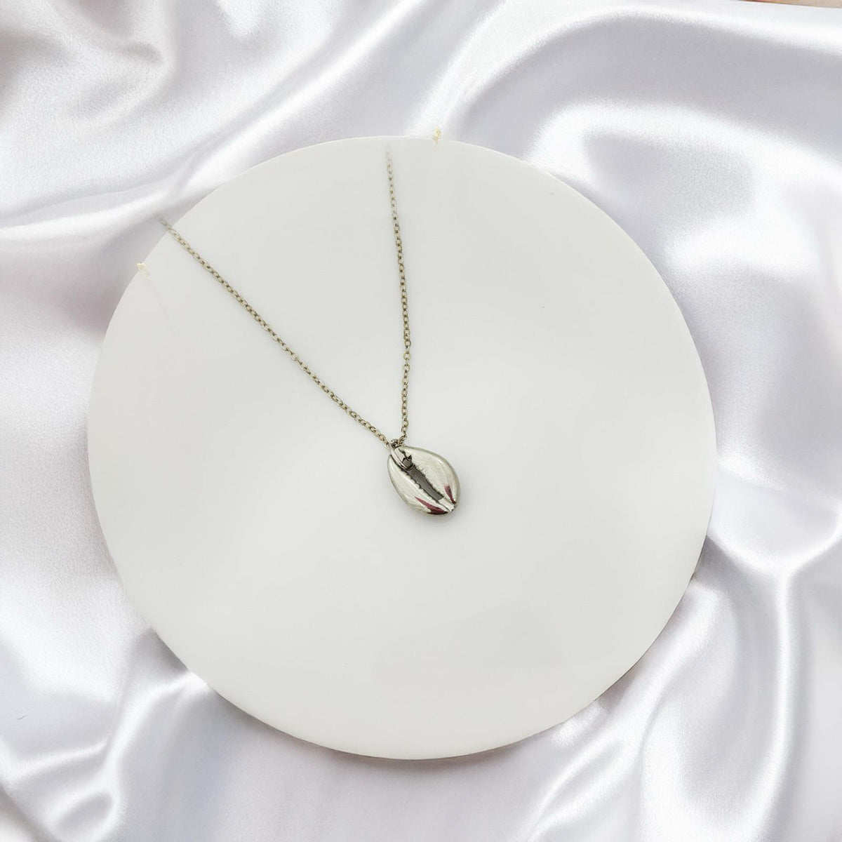 Seashell Cowrie Women Necklace - Nimé By Shop Trendys