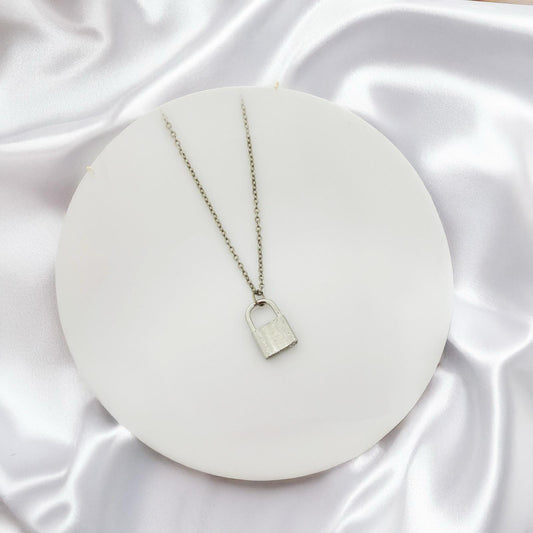 Mini Lock Women Necklace - Nimé By Shop Trendys