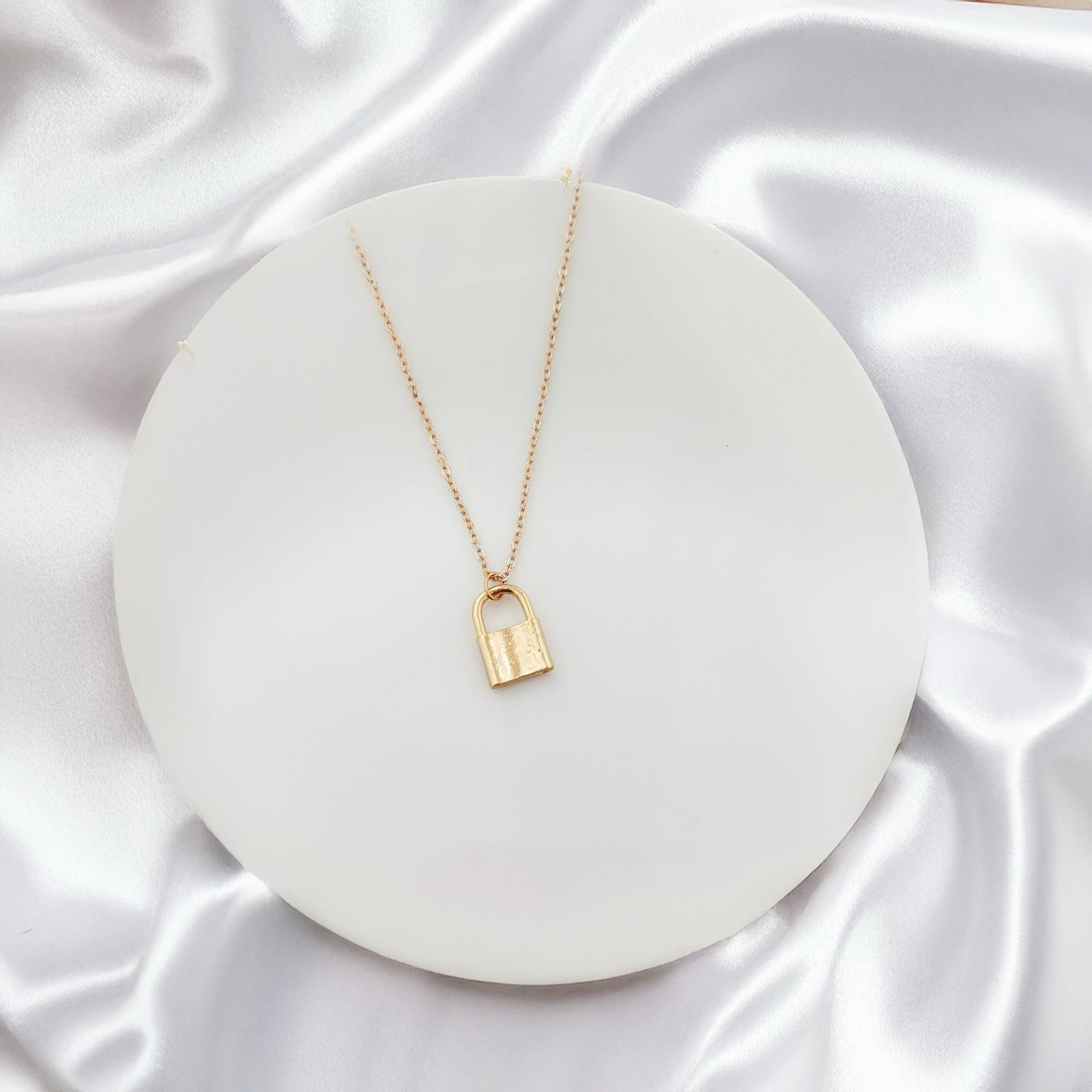 Mini Lock Women Necklace - Nimé By Shop Trendys
