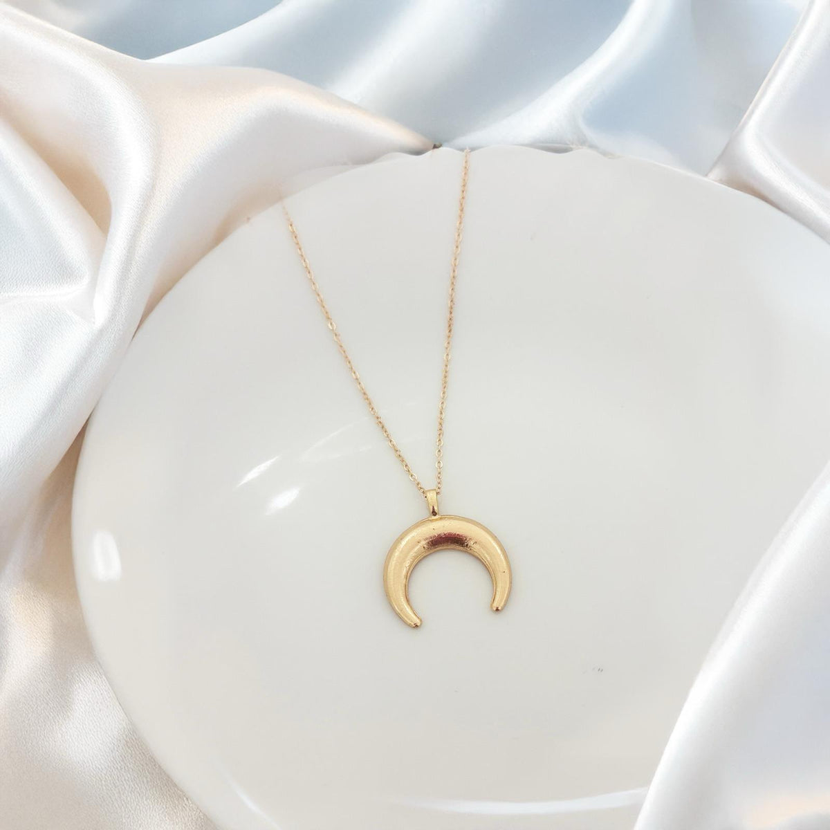 Big Moon Women Necklace - Nimé By Shop Trendys