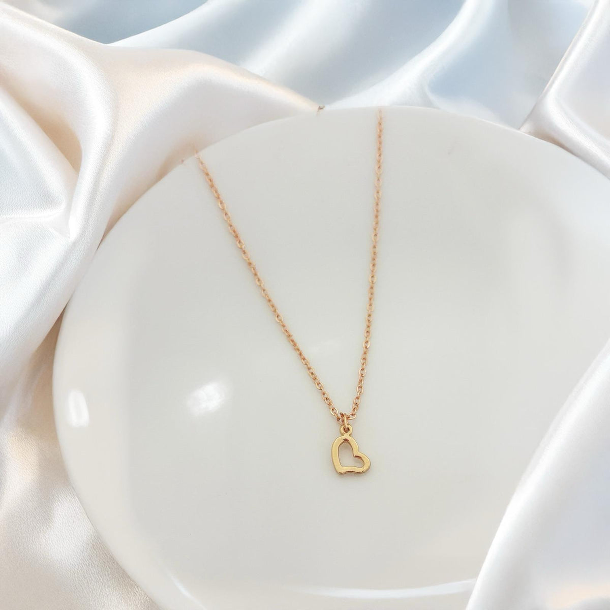 Women Elegant Heart Necklace - Nimé By Shop Trendys