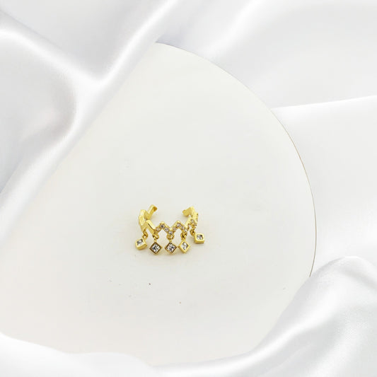 Zigzag Charm Diamond Golden Earcuffs (Single Piece)