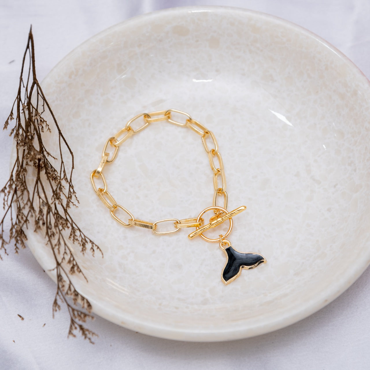 Cuban Toggle Golden Women Bracelet - Nimé By Shop Trendys