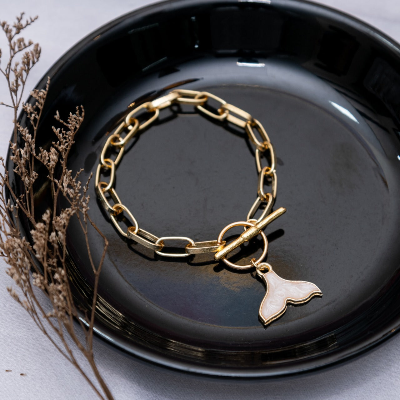 Cuban Toggle Golden Women Bracelet - Nimé By Shop Trendys