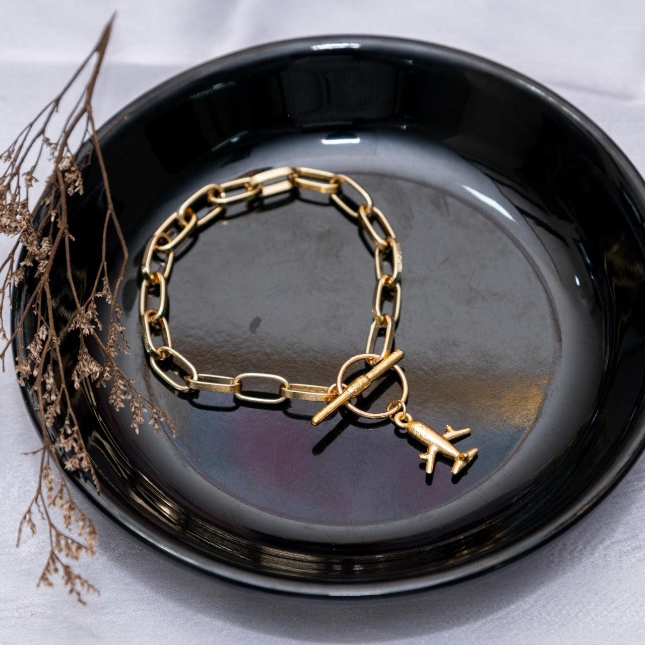 Cuban Toggle Golden Women Bracelet - Nimé By Shop Trendys