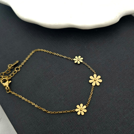 Women Sleek Flower Minimal Bracelet (Anti Tarnish) - Nimé By Shop Trendys