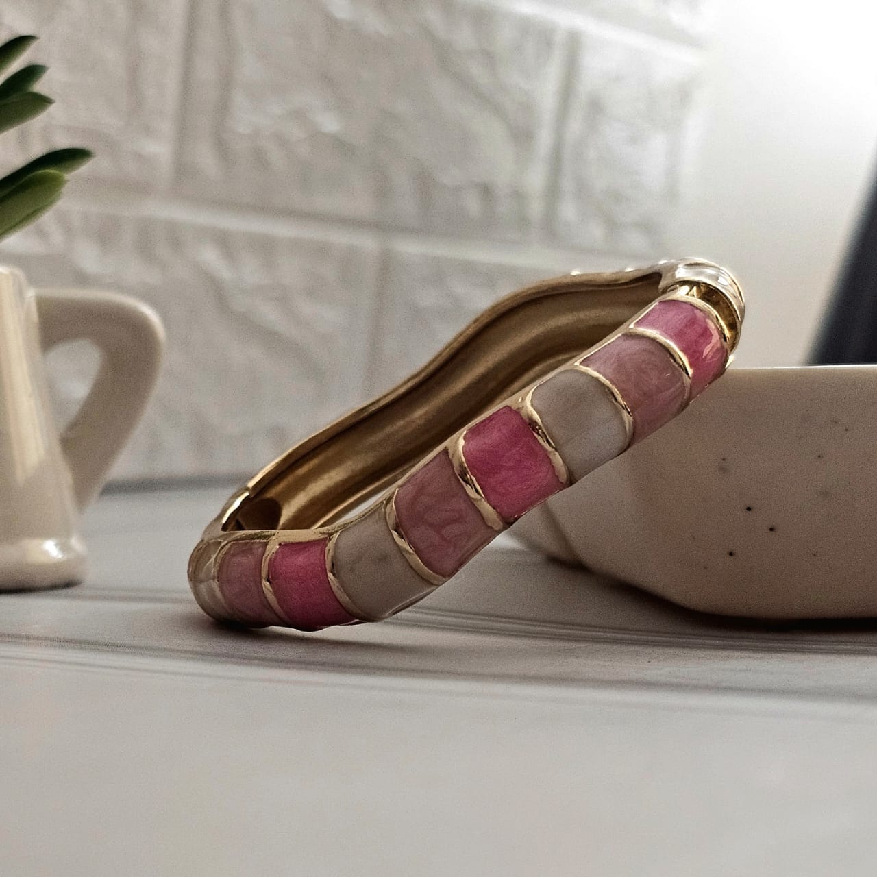 Women Curve Block Enamel Kada Bracelet - Nimé By Shop Trendys
