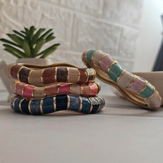 Women Curve Block Enamel Kada Bracelet - Nimé By Shop Trendys