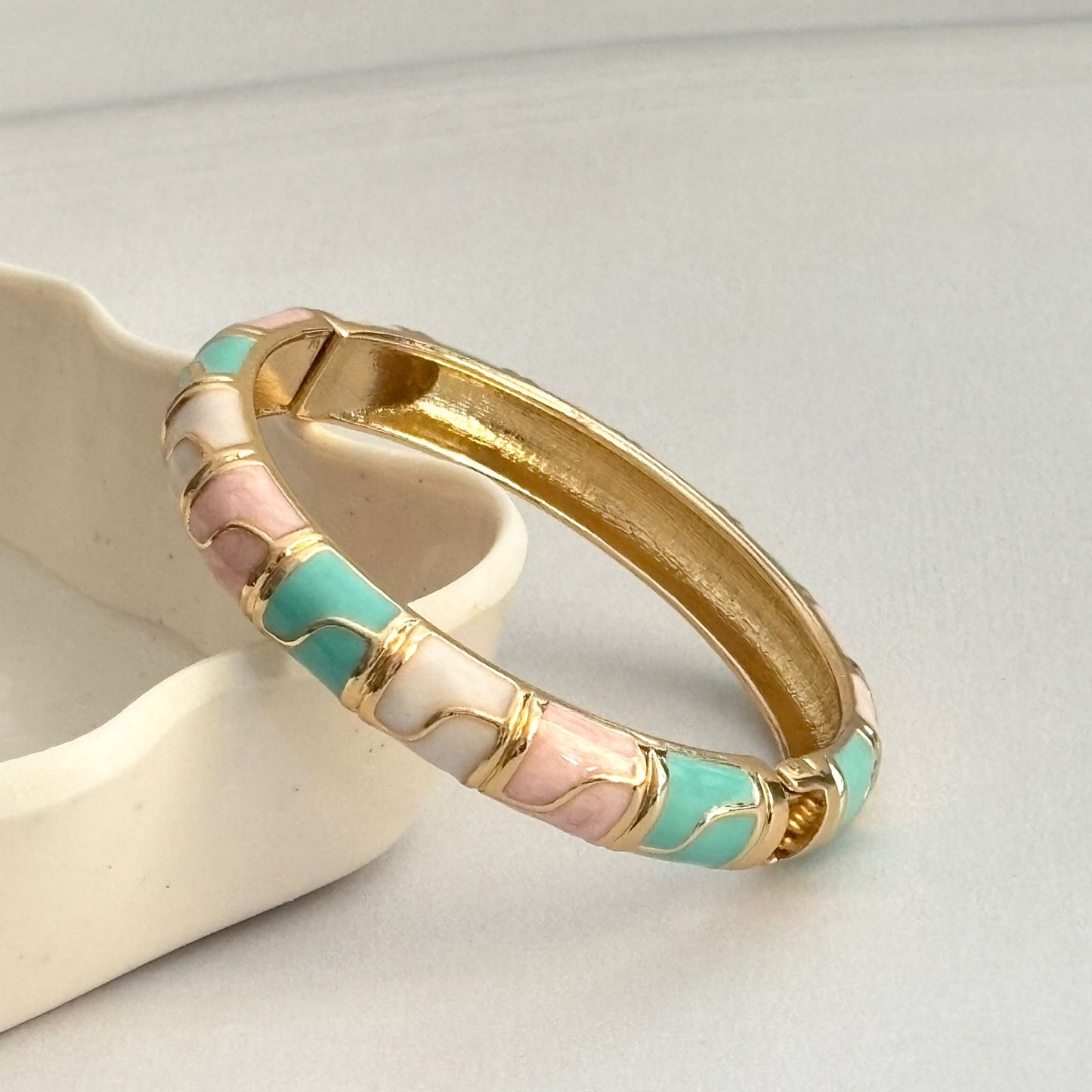 Women ZigZag Block Enamel Kada Bracelet - Nimé By Shop Trendys