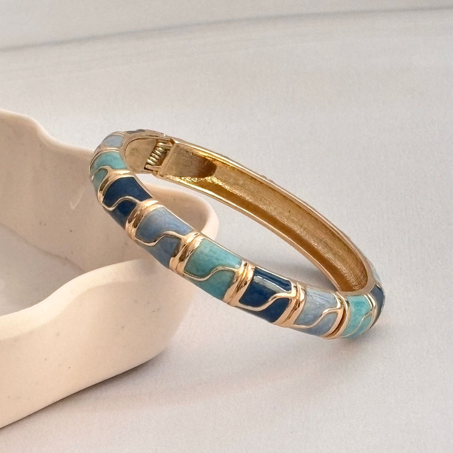 Women ZigZag Block Enamel Kada Bracelet - Nimé By Shop Trendys