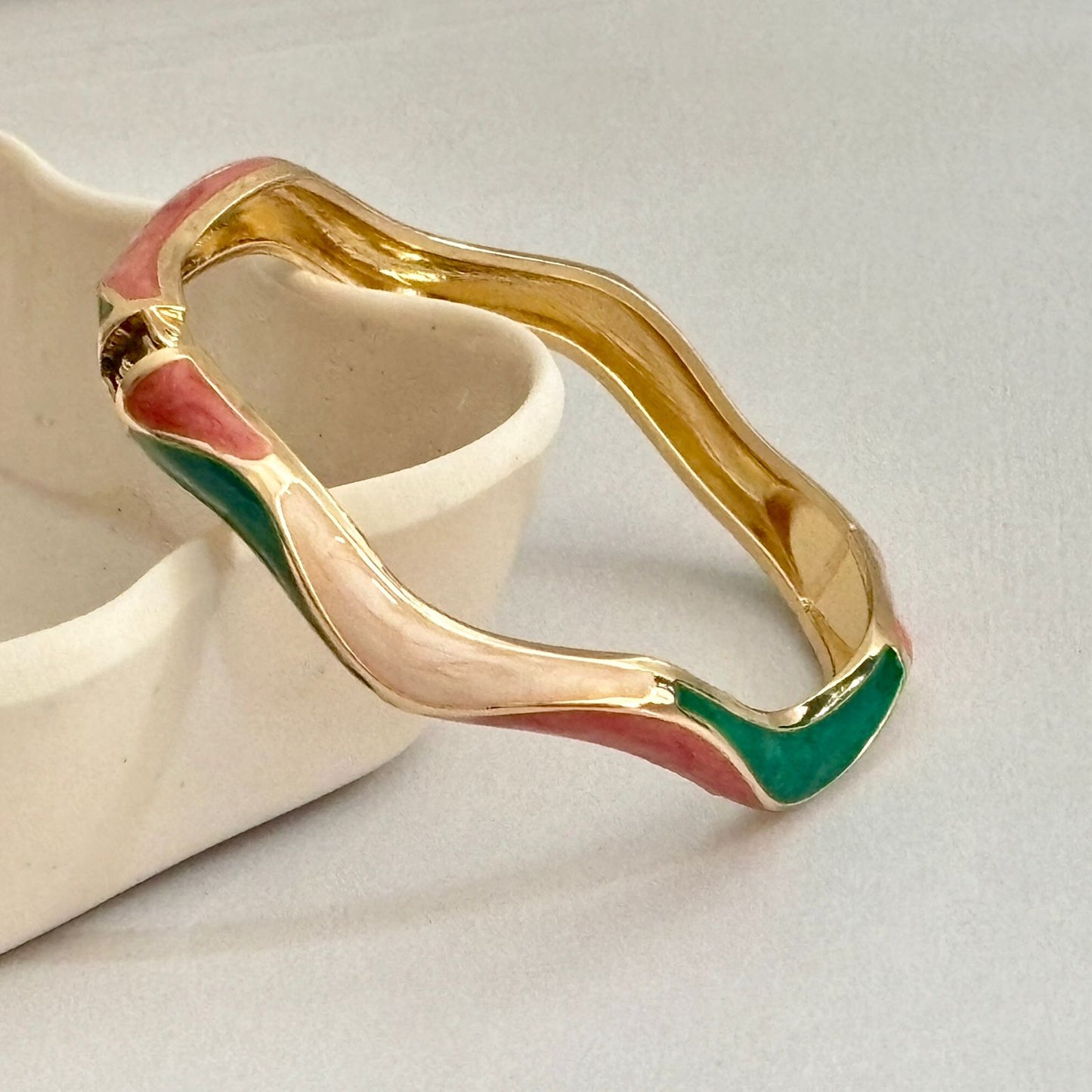 Women Curve Enamel Kada Bracelet - Nimé By Shop Trendys