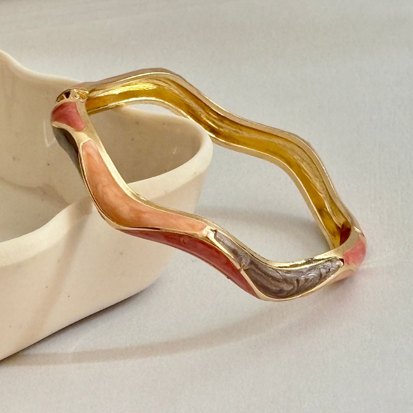 Women Curve Enamel Kada Bracelet - Nimé By Shop Trendys