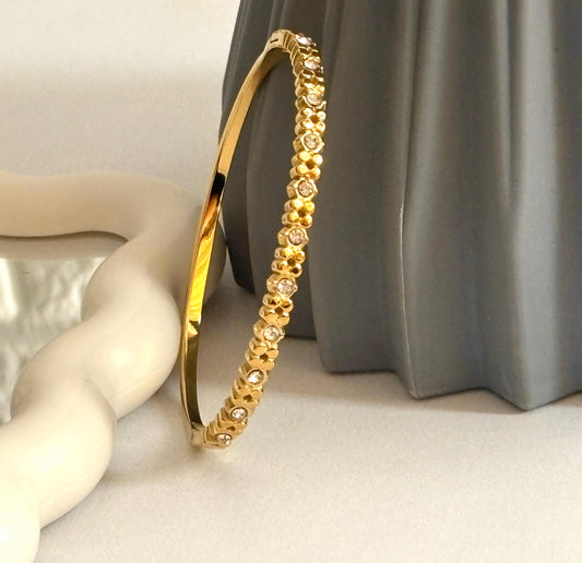Women Golden Flower Minimal Kada Bracelet (Anti Tarnish) - Nimé By Shop Trendys