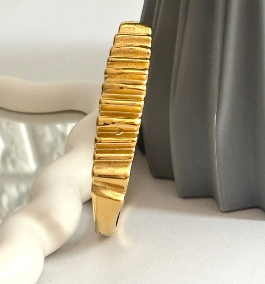 Women Golden Elegant ZigZag Kada Bracelet (Anti Tarnish) - Nimé By Shop Trendys