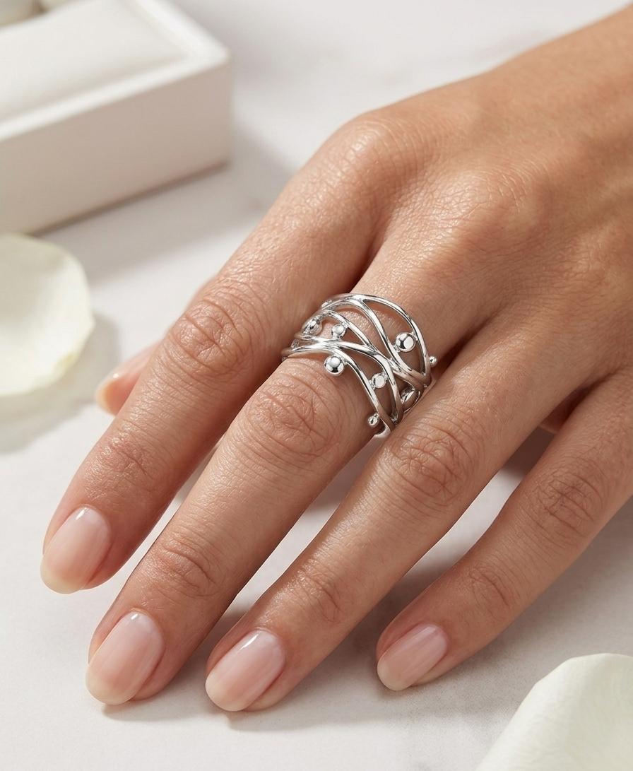 Woman Silver Wavy Adjustable Ring - Nimé By Shop Trendys