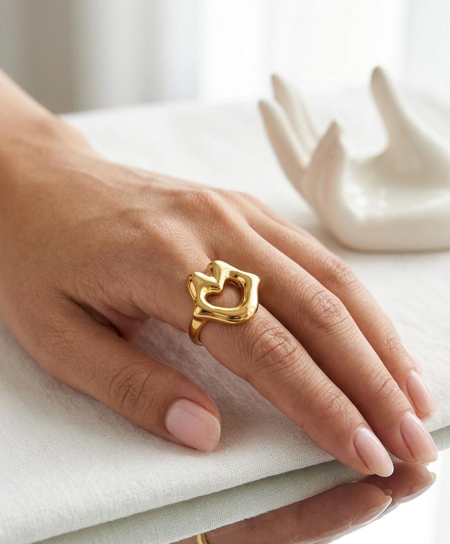 Women Chunky Lips Ring (Adjustable) - Nimé By Shop Trendys