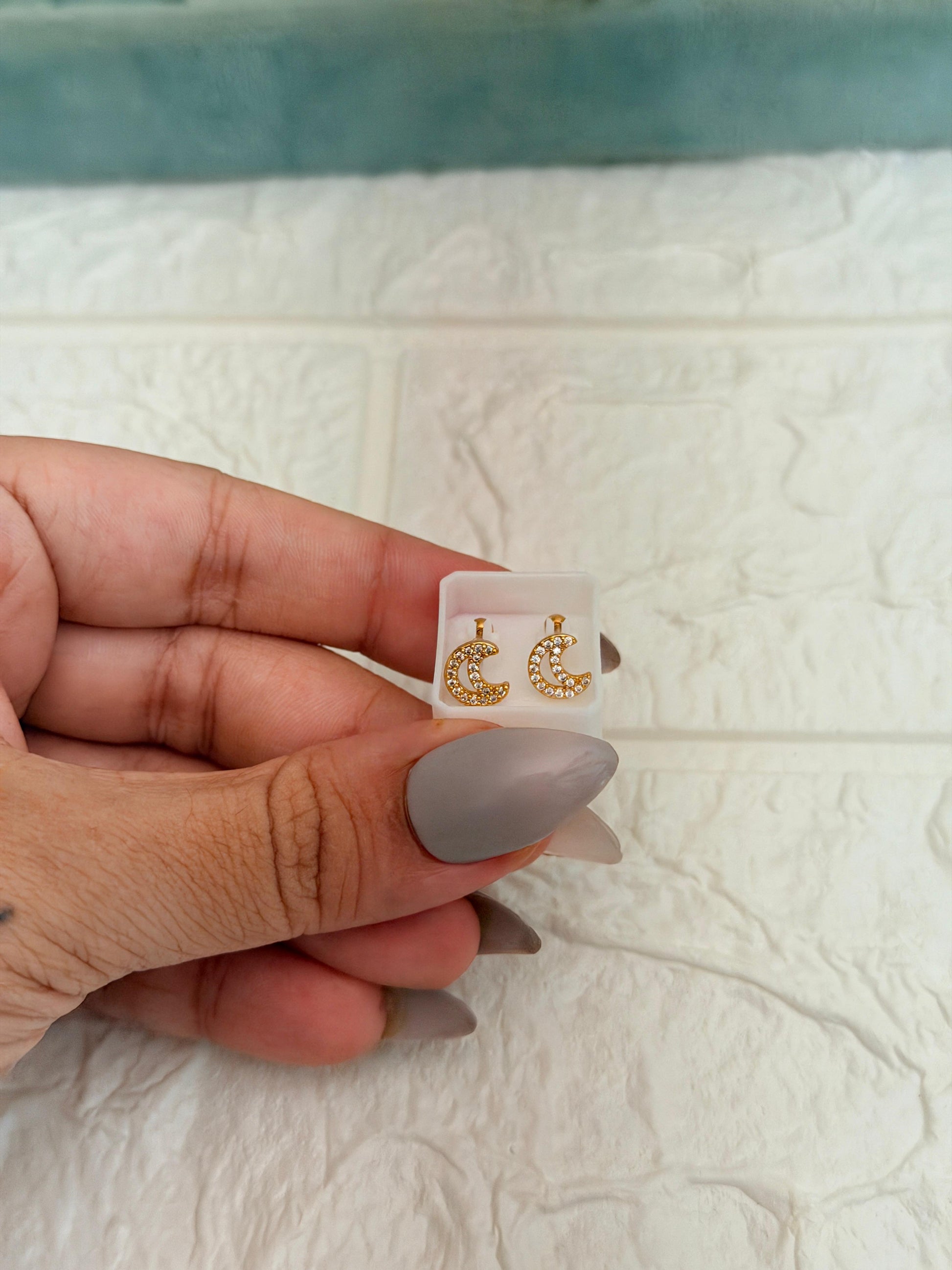 Anti Tarnish Crescent Moon Ball Back Studs - Golden