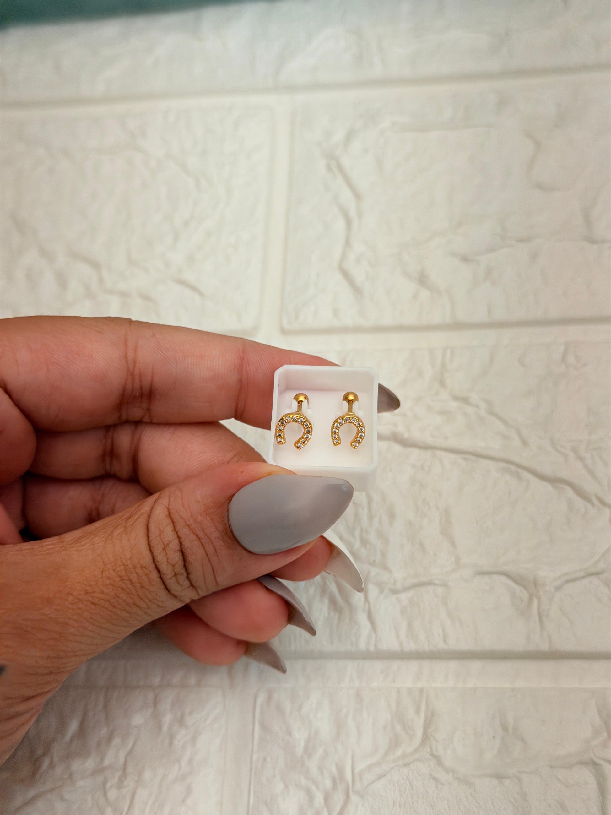 Anti Tarnish Horseshoe Ball Back Studs - Golden
