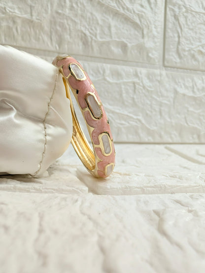 Aurelia Link Enamel Kada - Coral Ivory