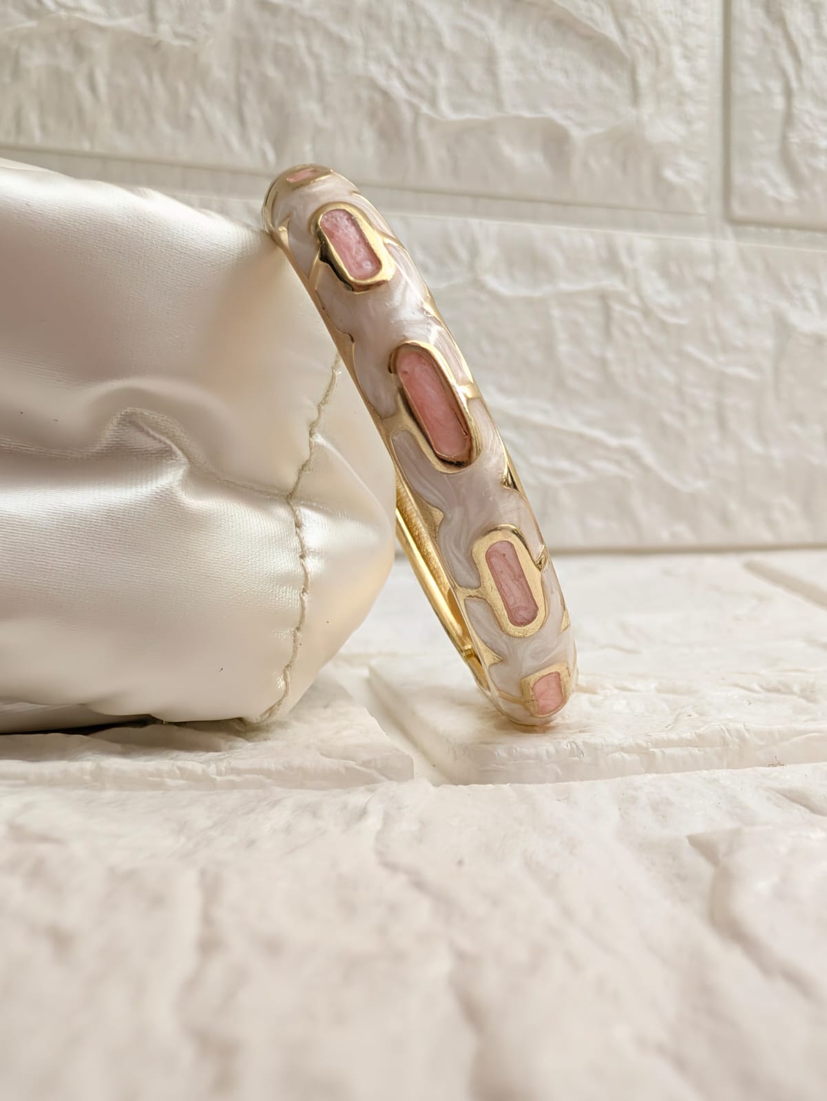 Aurelia Link Enamel Kada - Ivory Pink