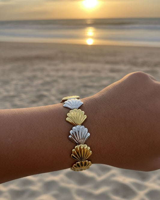 Women Seashell Dual Tone Designer Kada Bracelet (Anti Tarnish) (Adjustable) - Nimé By Shop Trendys